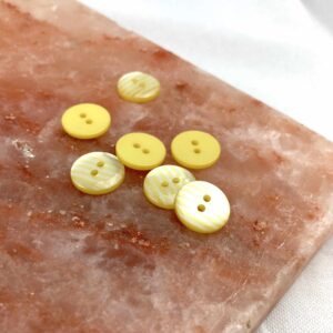 Bouton rayures jaune 12 mm