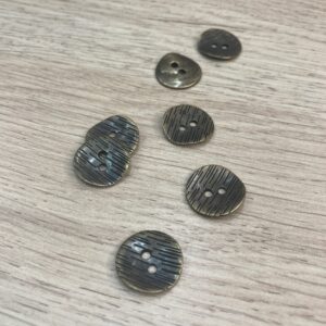 Bouton metal strié 17 mm