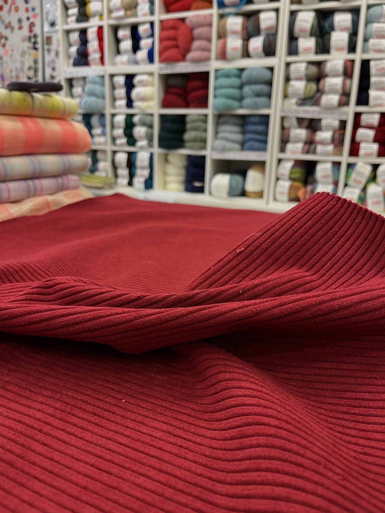 Tissu Chenille Showa Lie De Vin Froca
