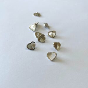 Bouton métal coeur