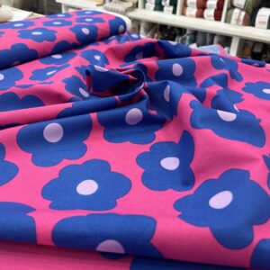 Tissu coton Nerida Hansen Big Flowers Fuchsia