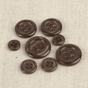 Bouton marron 4 trous 11 / 15 / 18 mm