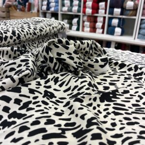 Tissu Viscose Noir et Ecru