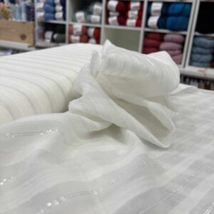 Tissu voile de coton écru rayures lurex