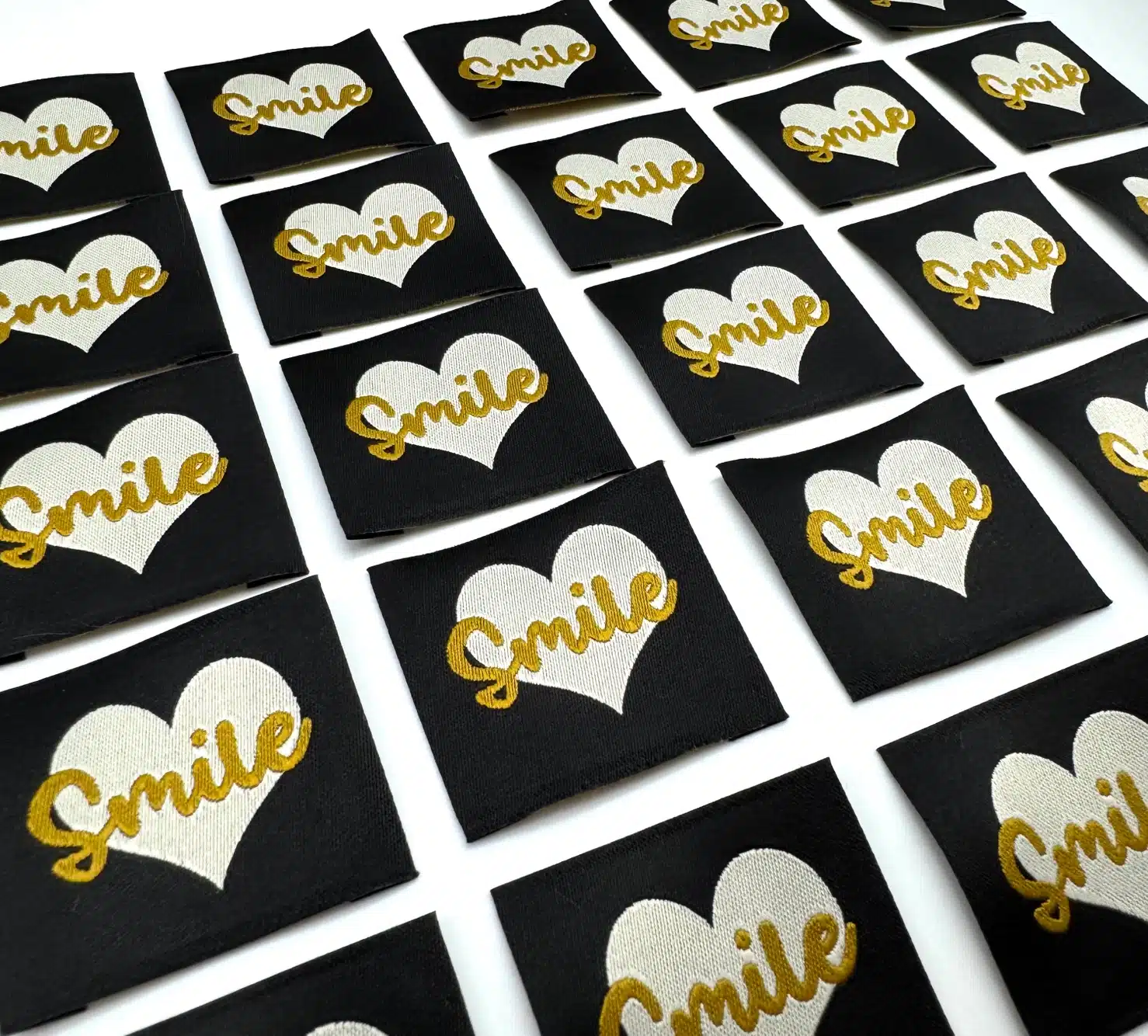 smile noir 2 Etiquette à coudre Smile Noir