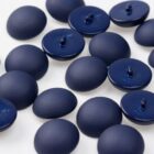 Bouton manteau à queue marine